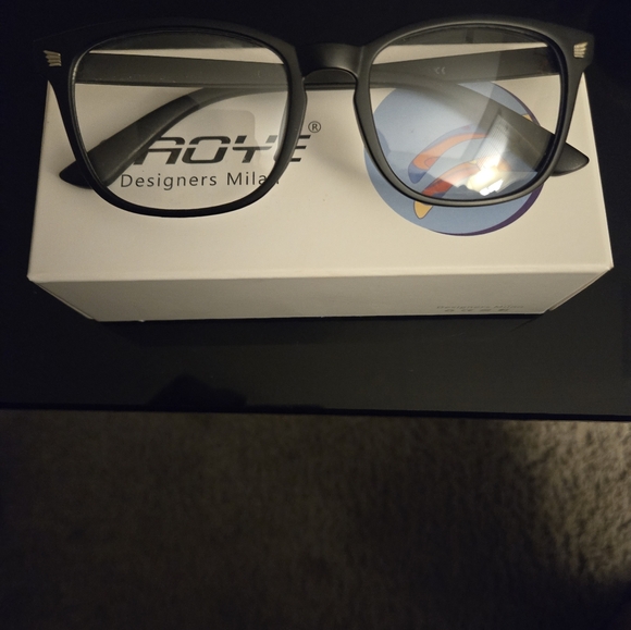 Gaoye-Designers Milan-Blue Light Blocking Glasses for Women - Picture 3 of 4